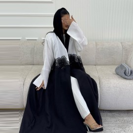 Abaya Au Motifs Floraux...